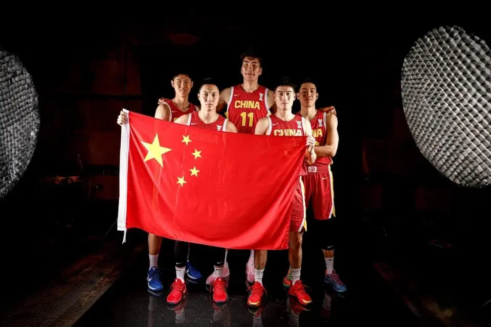 中国男篮以, 大门