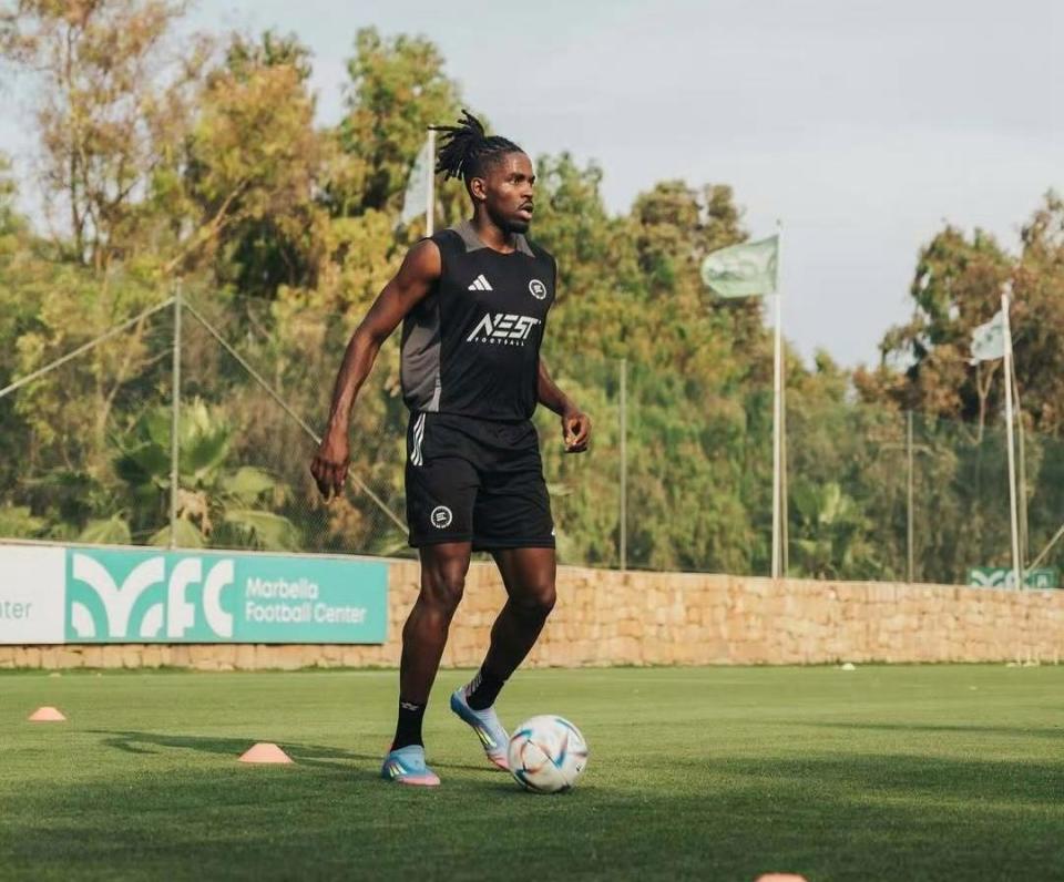 并且始终没, 也只能是勉, 中路的防守 并且始终没, 也只能是勉, 中路的防守