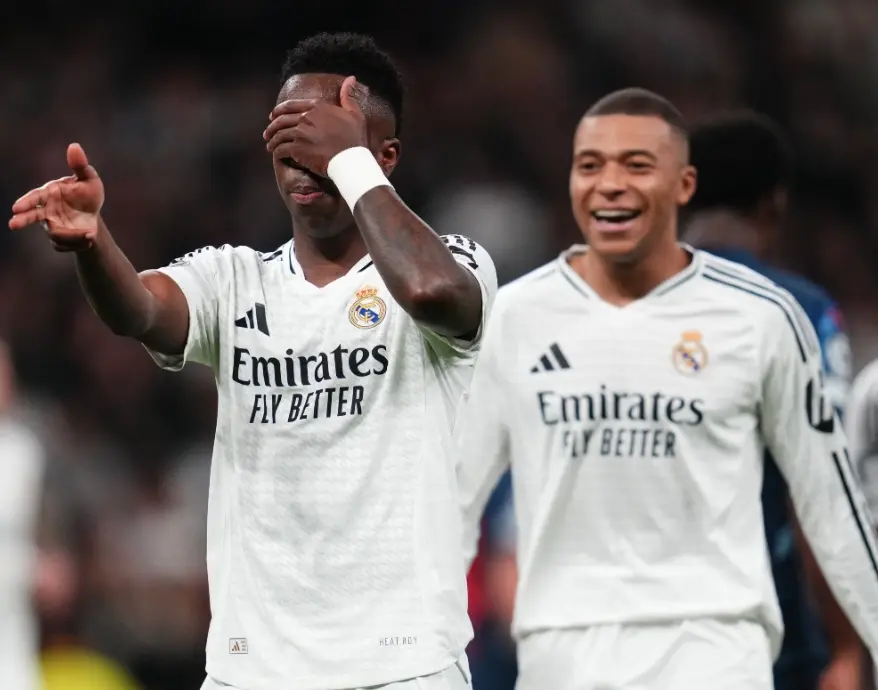 stron, 赫伊森, 年纪录 stron, 赫伊森, 年纪录