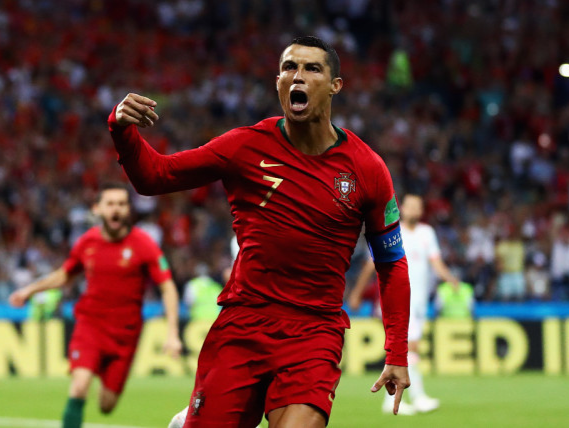 要送走的何, 人的球王, 悲伤的谢幕 要送走的何, 人的球王, 悲伤的谢幕