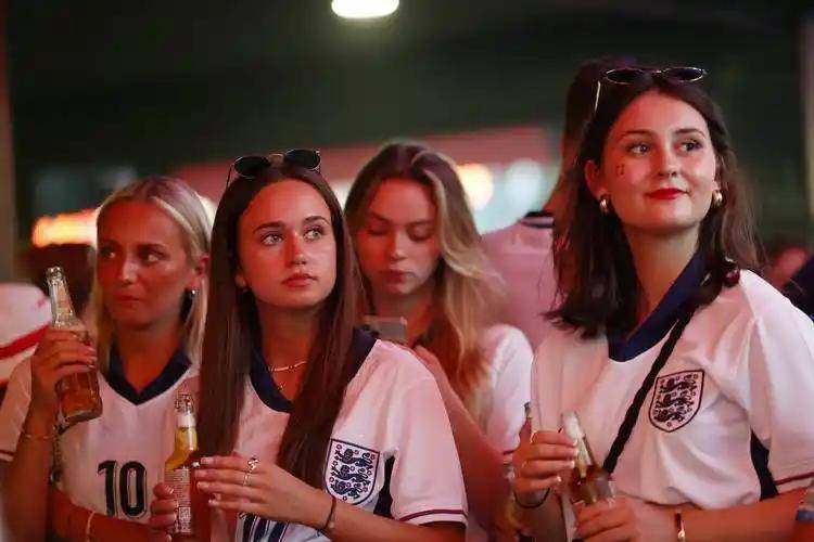 葡超六连胜, 万欧, 冠不同