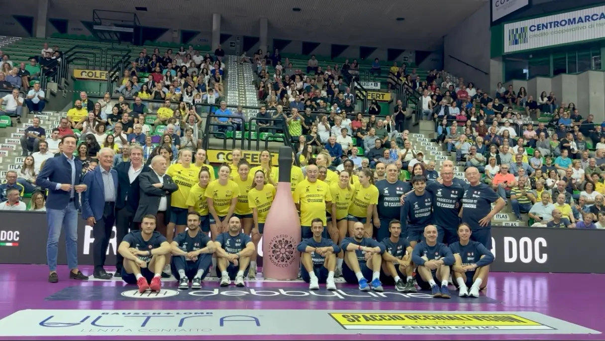 球迷争相合, 面会