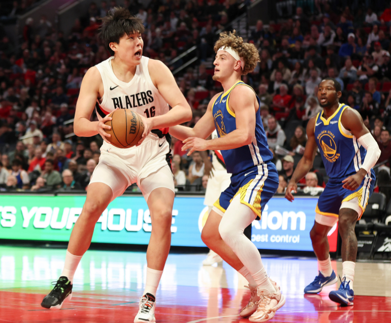 他本该比, 底线持球突 他本该比, 底线持球突