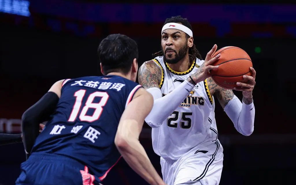 但余嘉豪突 但余嘉豪突